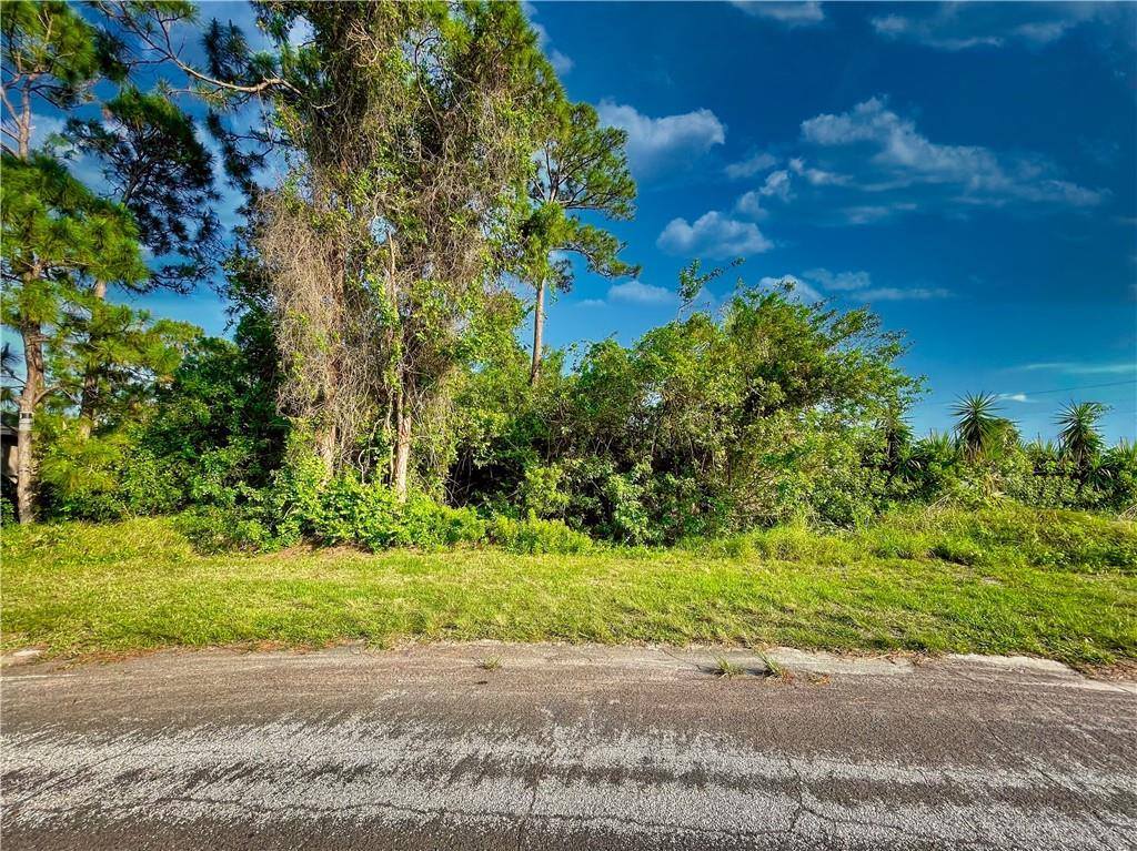 113 Admiral Circle, Sebastian, FL 32958