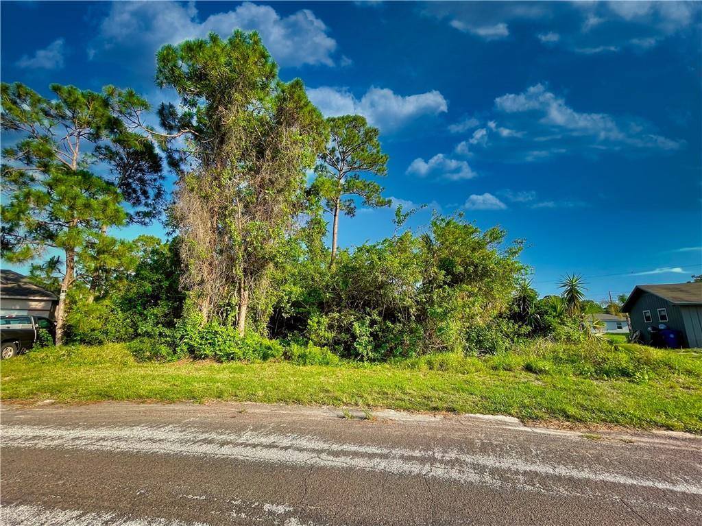 113 Admiral Circle, Sebastian, FL 32958