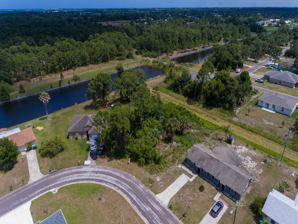 113 Admiral Circle, Sebastian, FL 32958