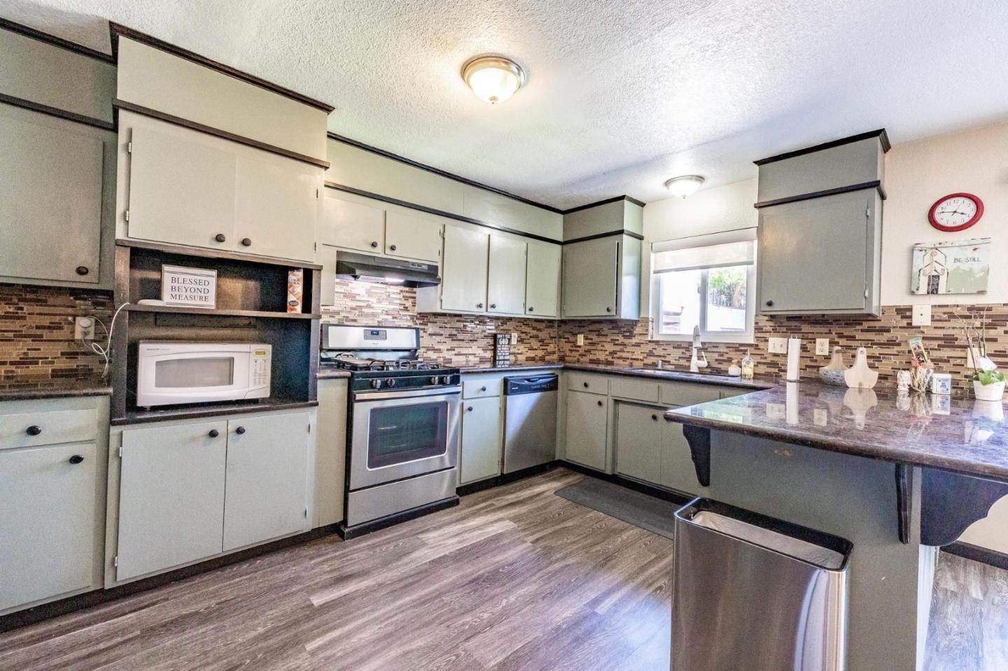 941 Suiter ST, Hollister, CA 95023