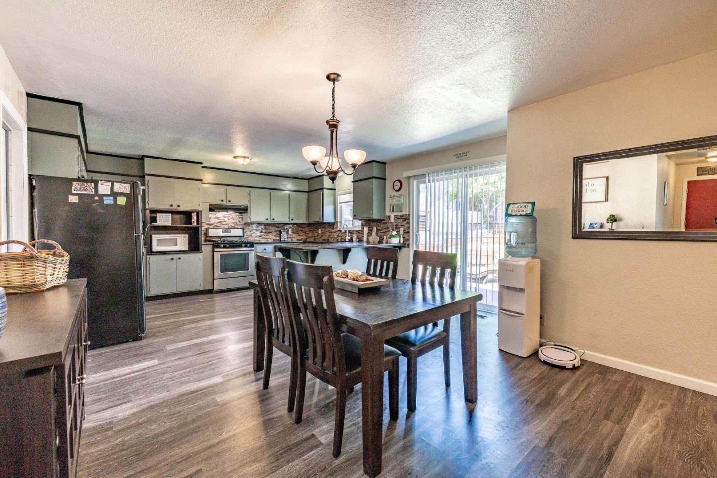 941 Suiter ST, Hollister, CA 95023