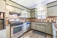 941 Suiter ST, Hollister, CA 95023