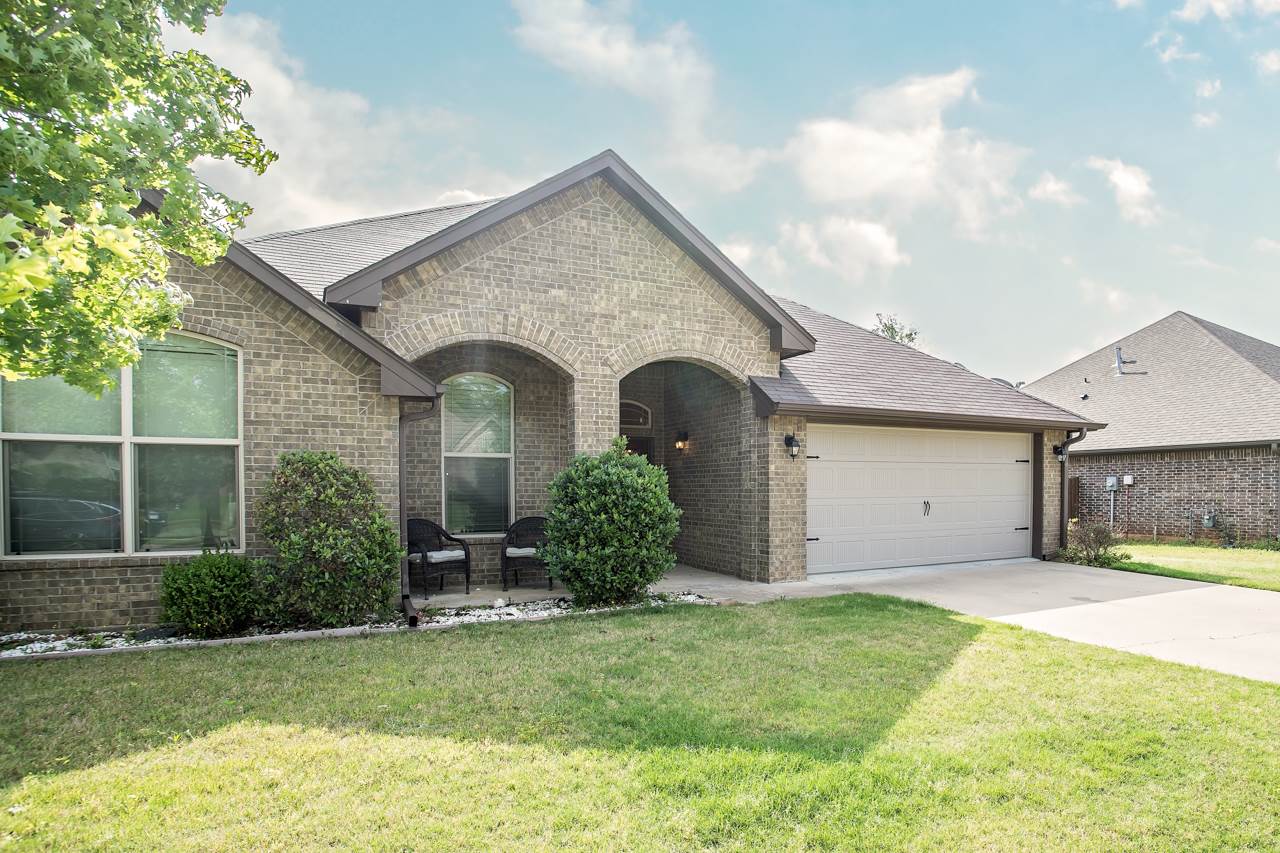 9246 Stonebank Crossing, Tyler, TX 75703