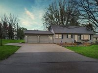 810 Laird Street, Marshfield, WI 54449