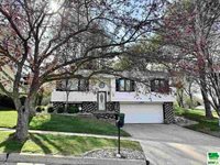 3315 S Hennepin St, Sioux City, IA 51106