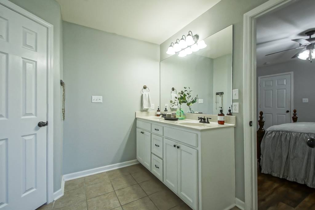 42294 Palmstone Ave, Prairieville, LA 70769