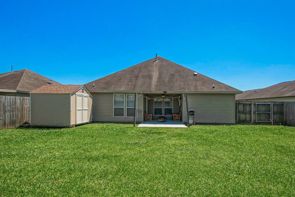 42294 Palmstone Ave, Prairieville, LA 70769