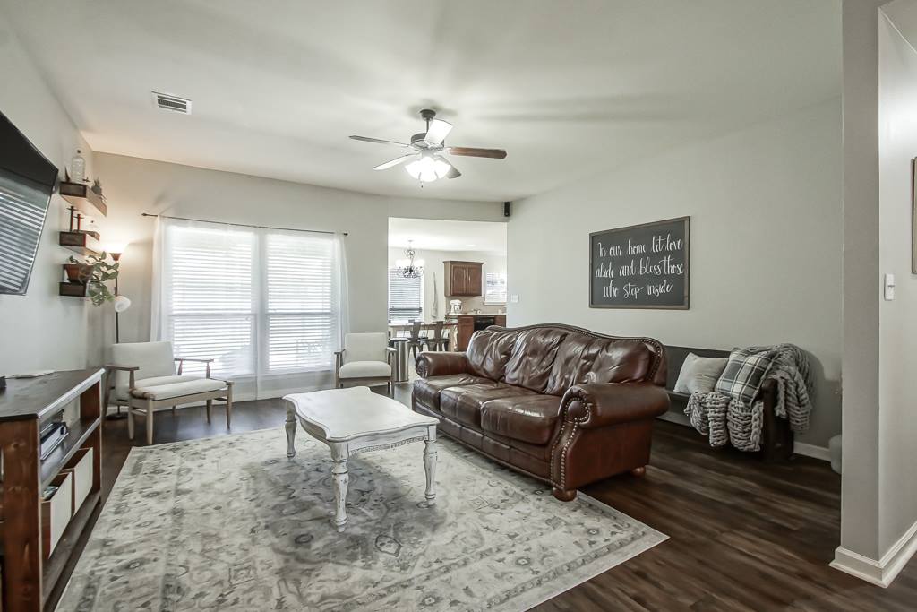 42294 Palmstone Ave, Prairieville, LA 70769