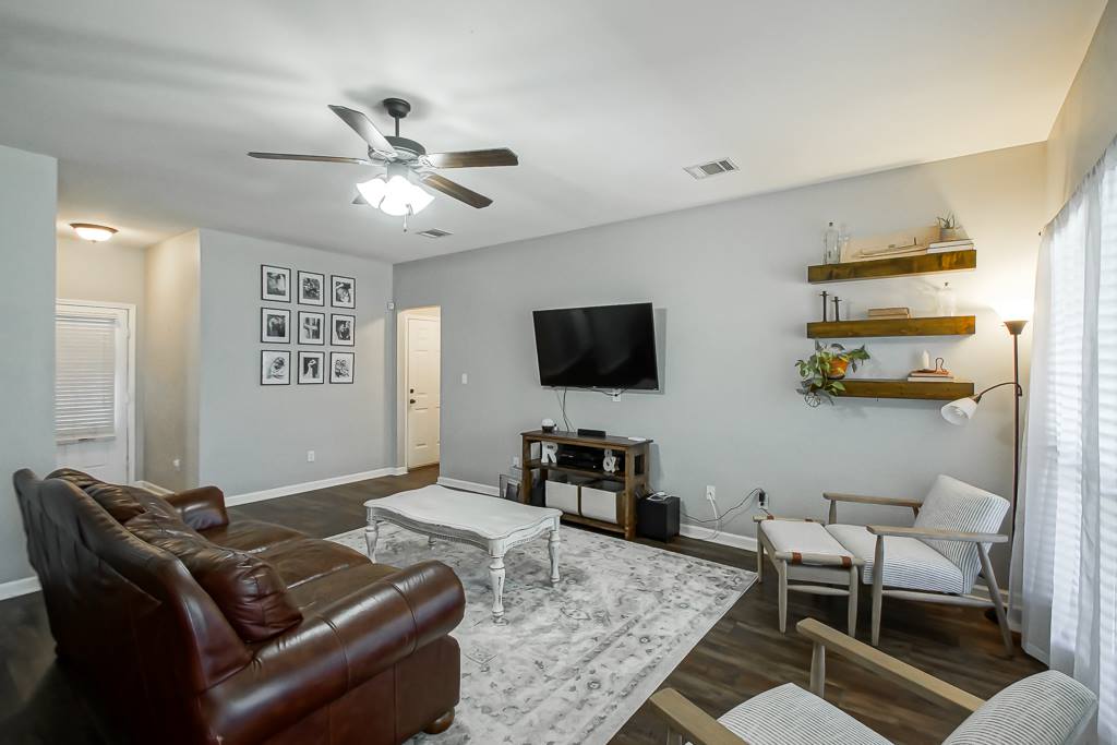 42294 Palmstone Ave, Prairieville, LA 70769