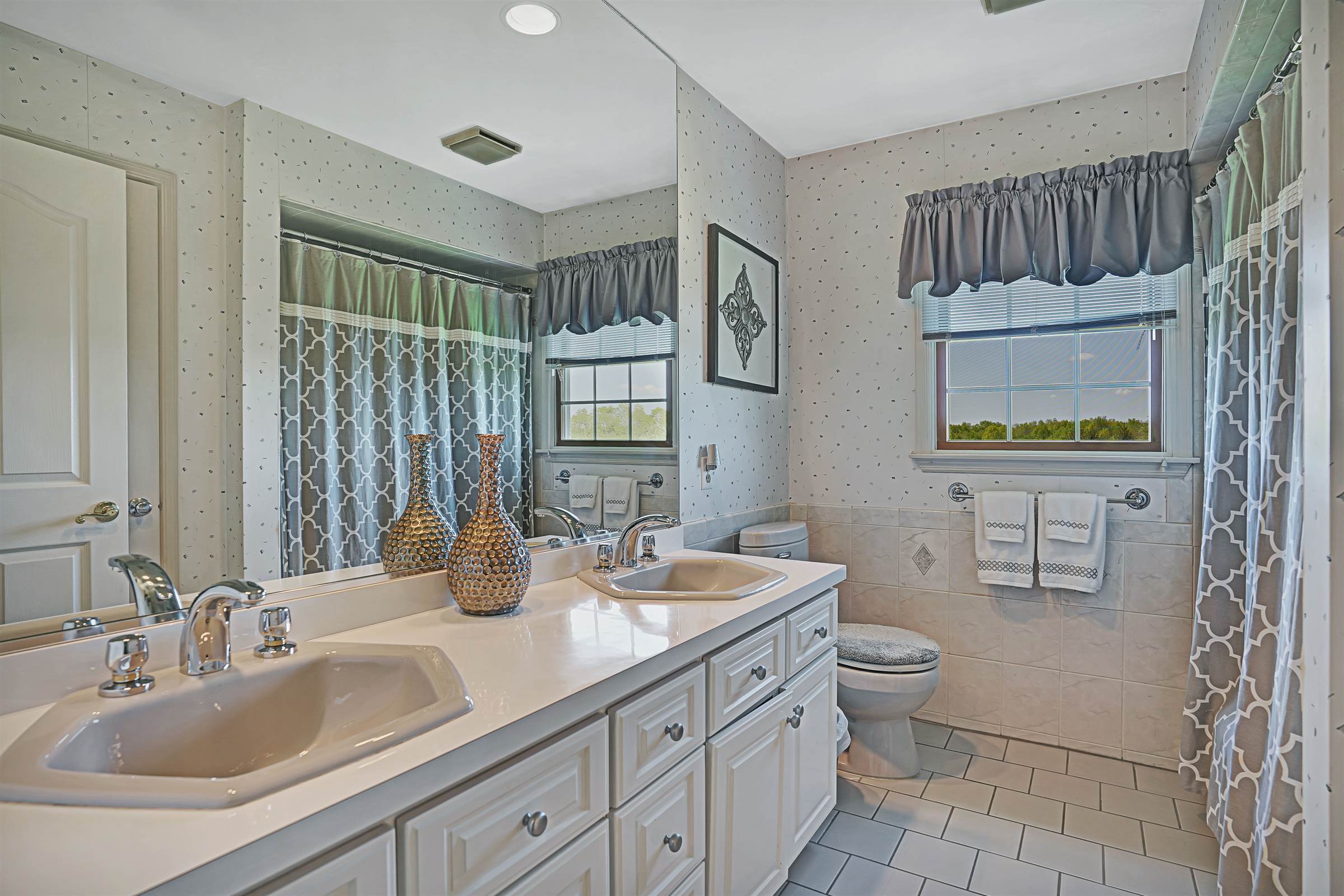 27 Joss Way, Long Hill Township, NJ 07946