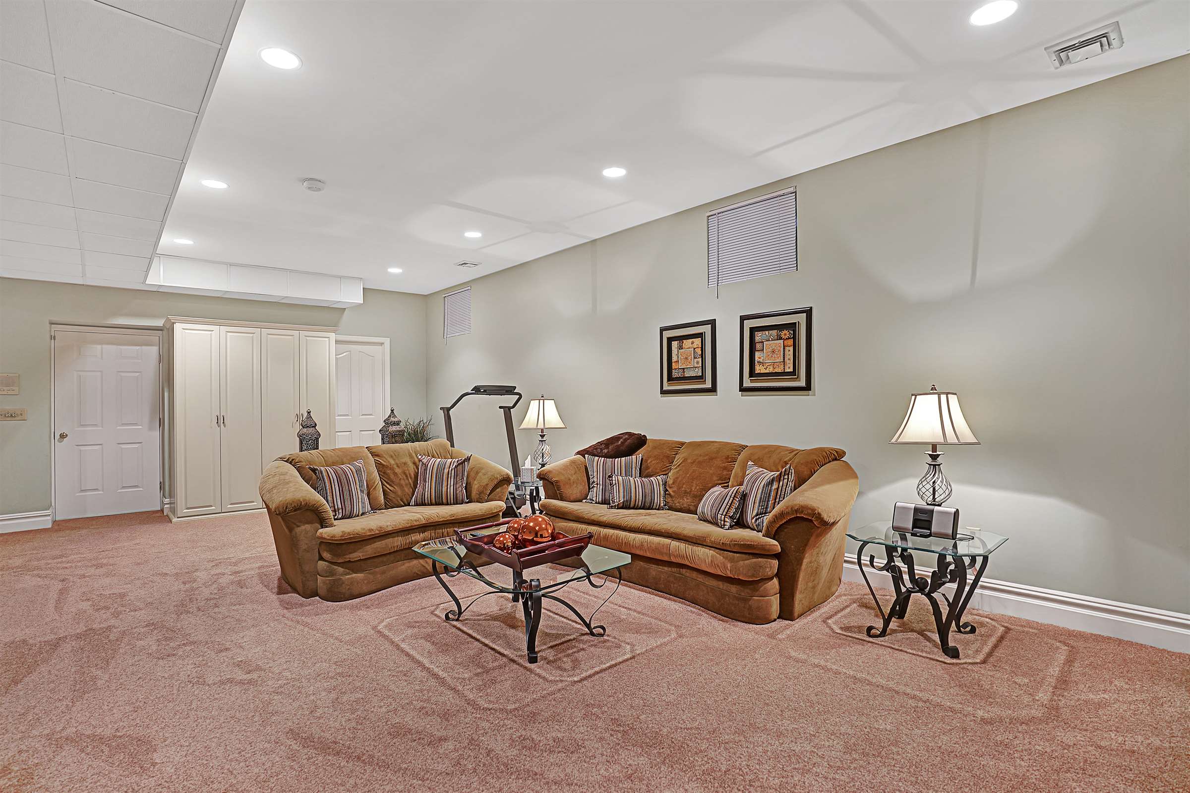 27 Joss Way, Long Hill Township, NJ 07946