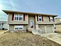 7123 SW 18th ST, Topeka, KS 66614