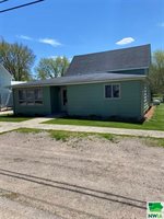 506 6th St, Correctionville, IA 51016