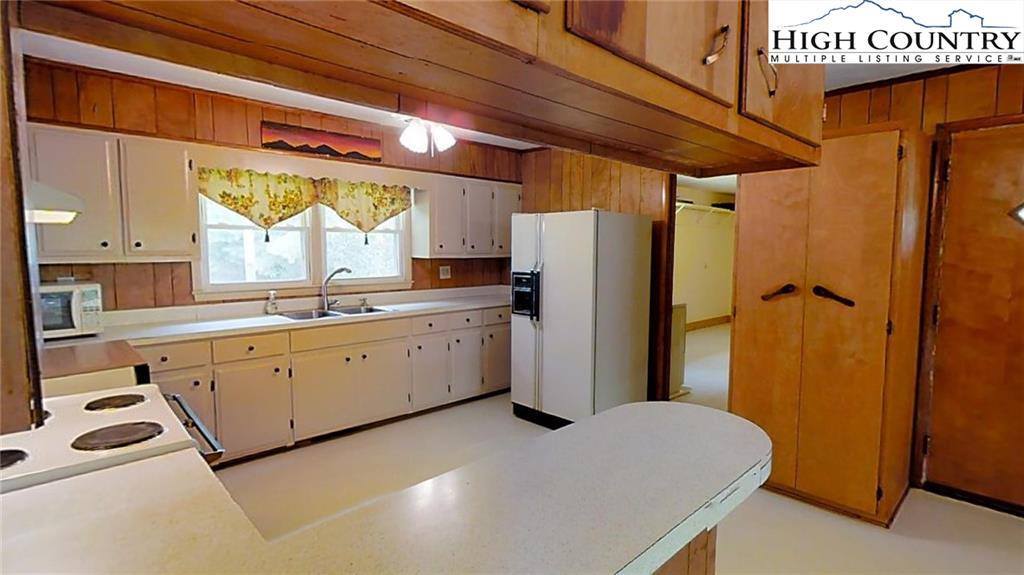 251 Lynn Hill Road, Boone, NC 28607