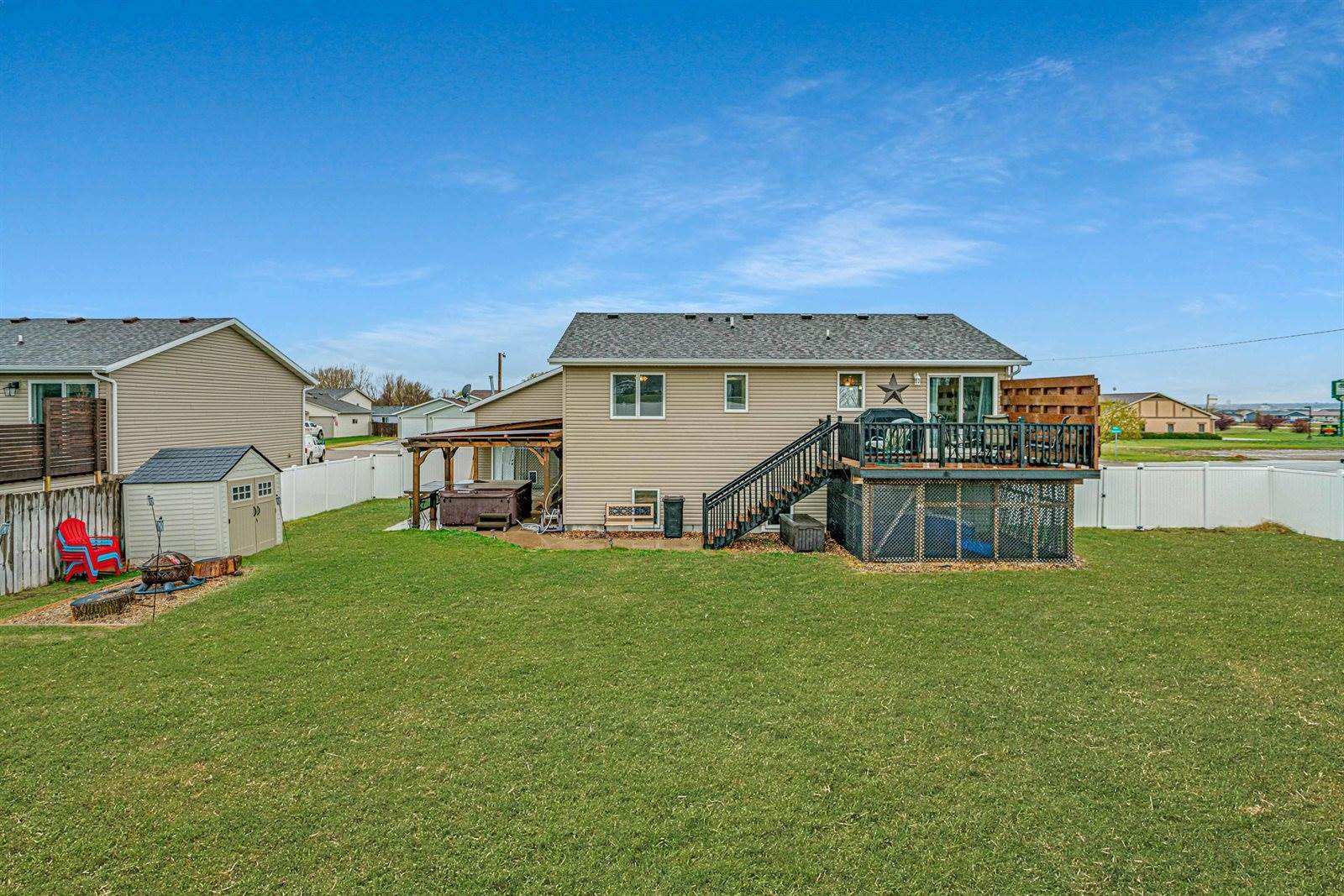 95 Haywood Drive, Lincoln, ND 58504