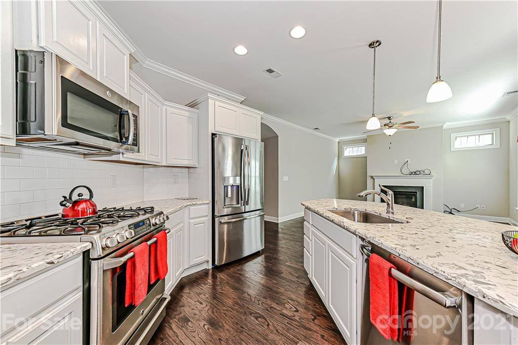 8109 Parknoll Drive, Huntersville, NC 28078
