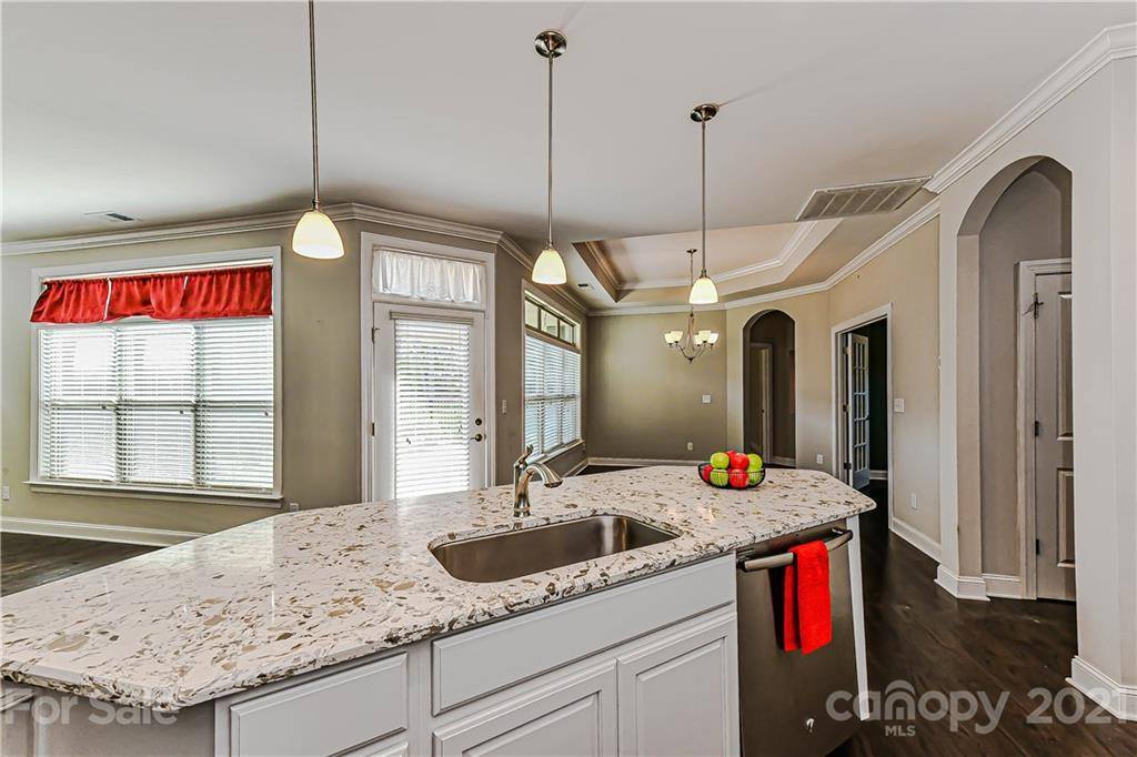 8109 Parknoll Drive, Huntersville, NC 28078