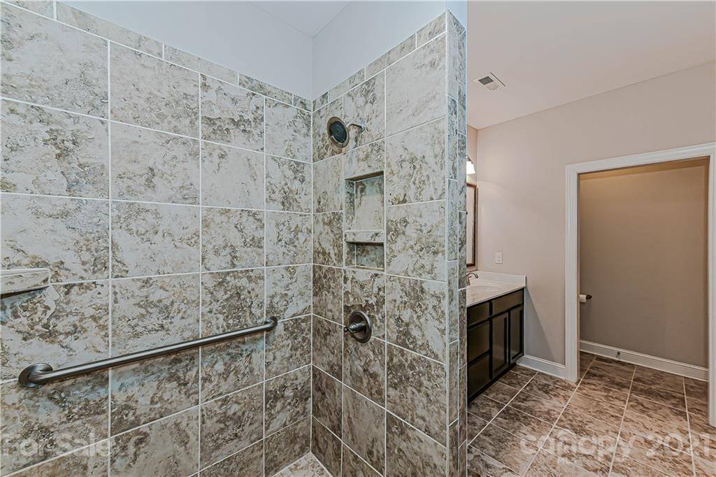 8109 Parknoll Drive, Huntersville, NC 28078