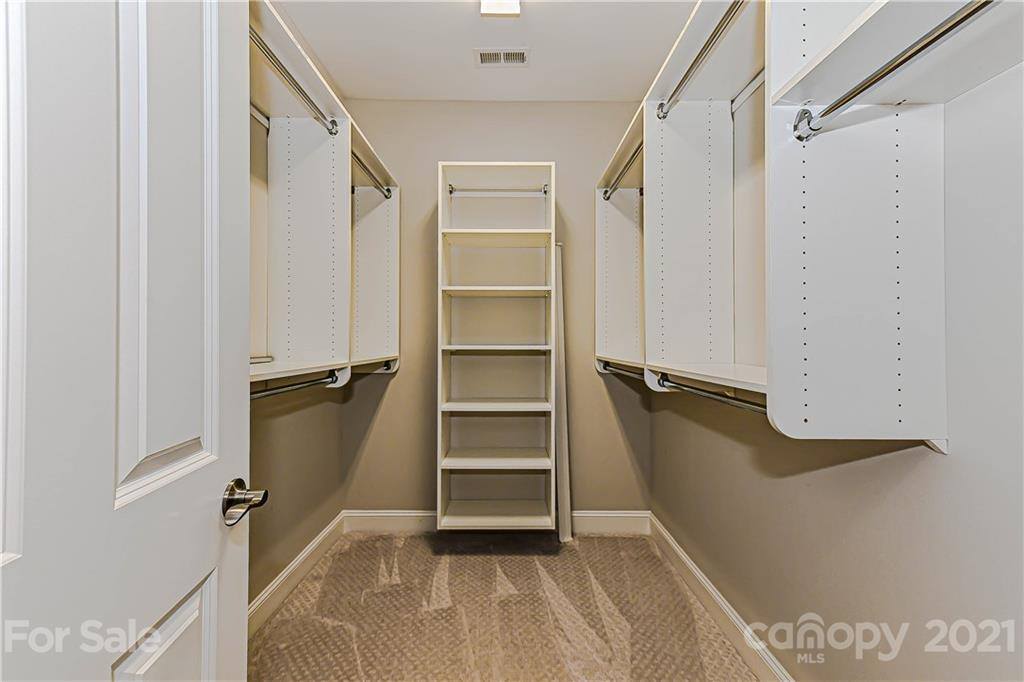 8109 Parknoll Drive, Huntersville, NC 28078