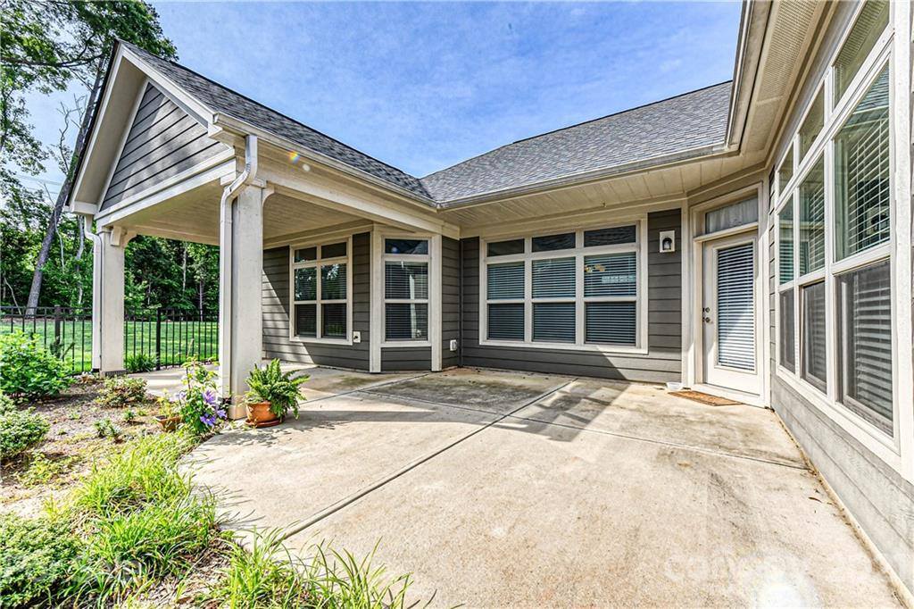 8109 Parknoll Drive, Huntersville, NC 28078