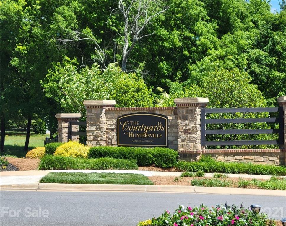 8109 Parknoll Drive, Huntersville, NC 28078