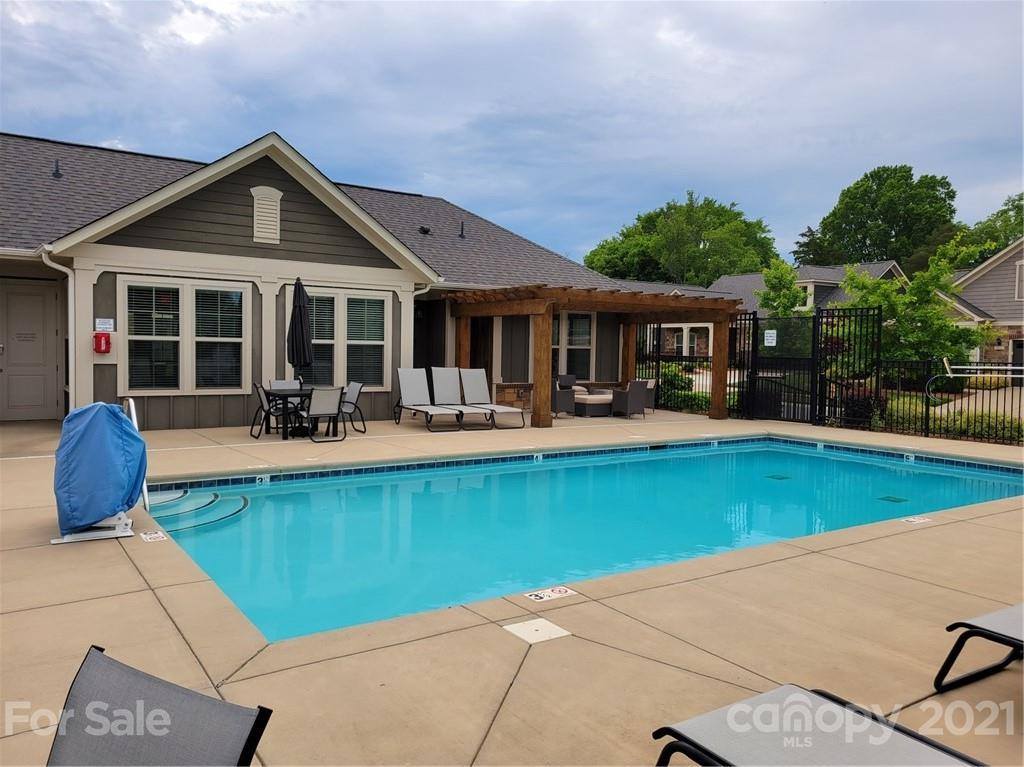 8109 Parknoll Drive, Huntersville, NC 28078