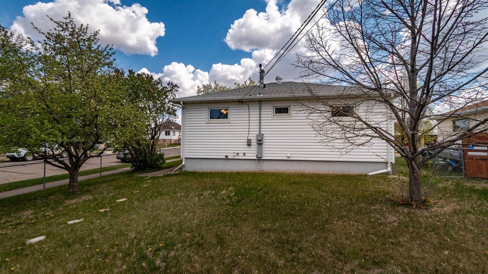 1330 13th Street, Bismarck, ND 58501