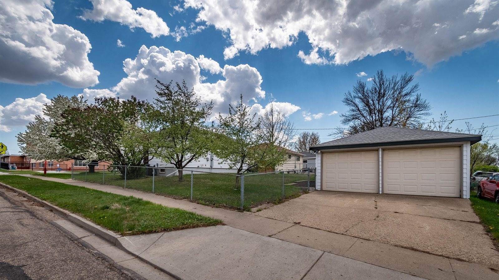 1330 13th Street, Bismarck, ND 58501