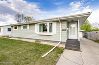 1005 S 19TH Street, Grand Forks, ND 58201
