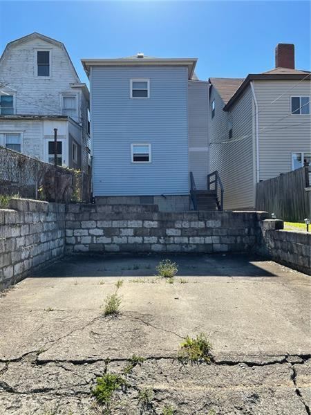 724 Wills St, Mt Washington, PA 15211