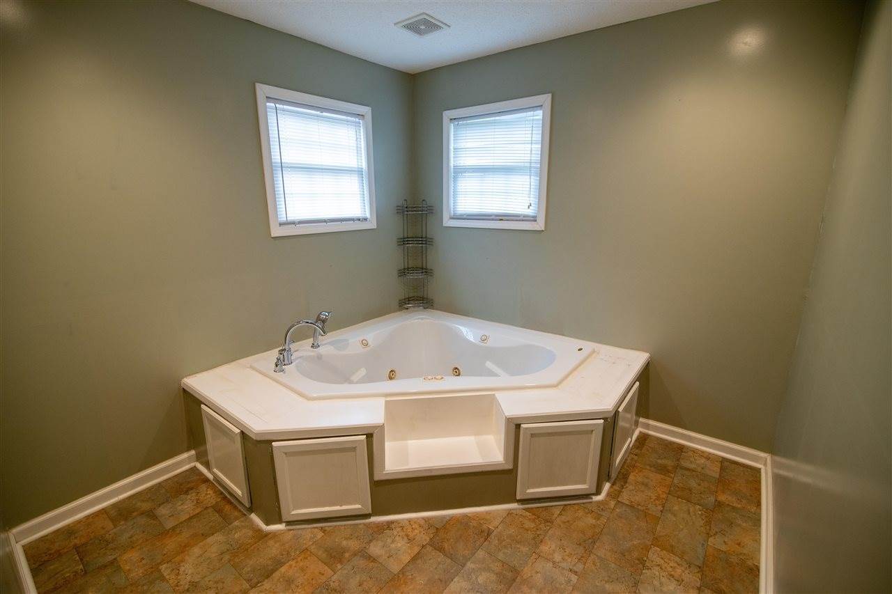 151 Stewart Lane, Woodburn, KY 42170