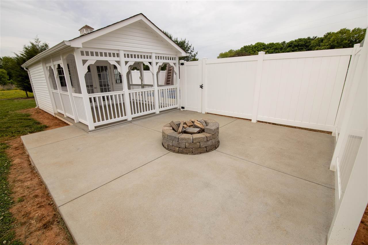 151 Stewart Lane, Woodburn, KY 42170