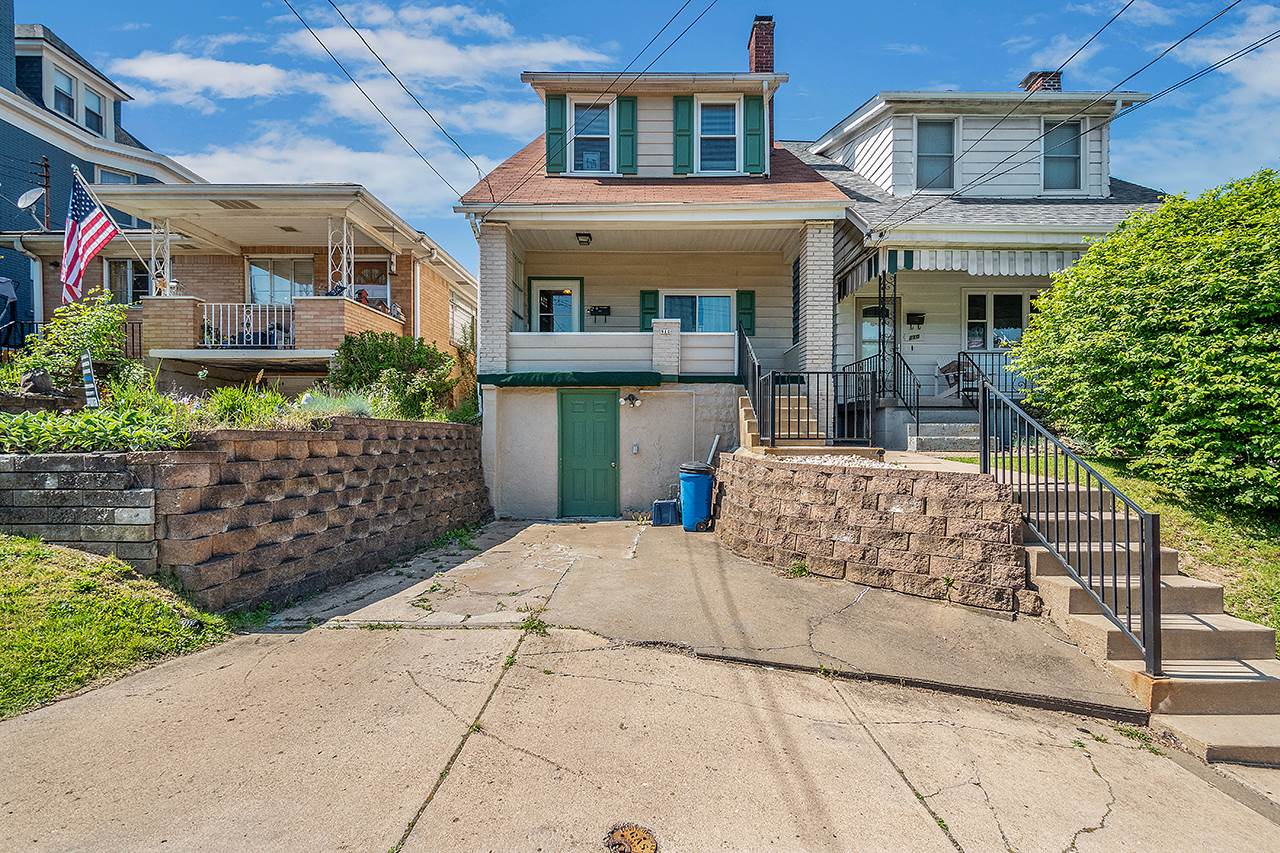 812 Logan St, Carnegie, PA 15106