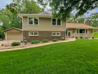 2508 SW College AVE, Topeka, KS 66611