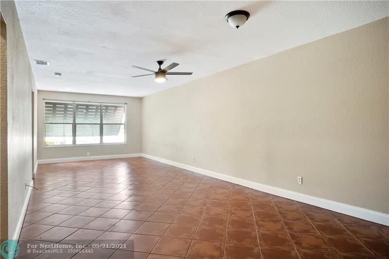 2400 NE 33rd Ave, #211, Fort Lauderdale, FL 33305