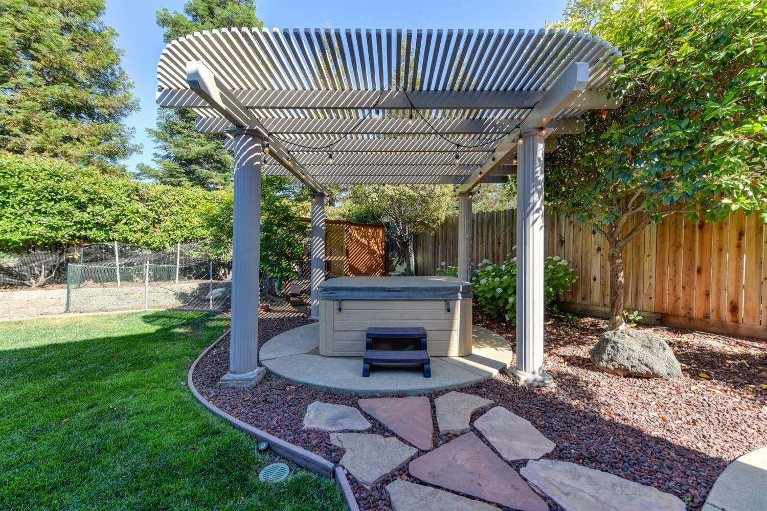 3080 Big Bear Dr, Roseville, CA 95747