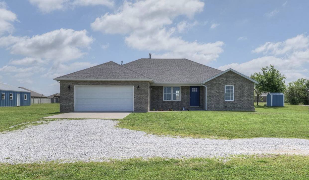 2215 South Duquesne Road, Duquesne, MO 64801