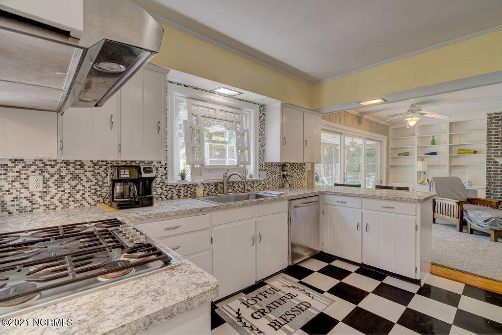 134 Parkwood Drive, Wilmington, NC 28409