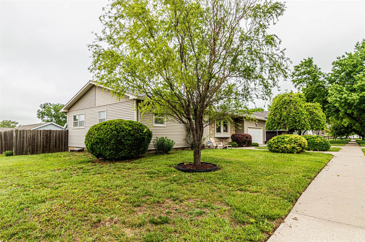 526 Wheatland Drive, Junction City, KS 66441