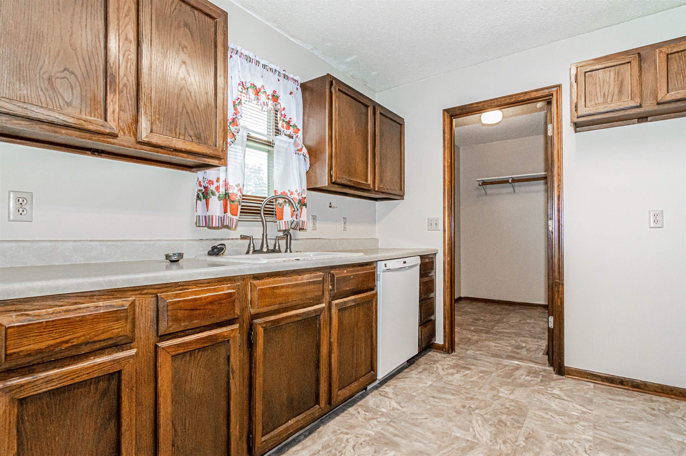 526 Wheatland Drive, Junction City, KS 66441