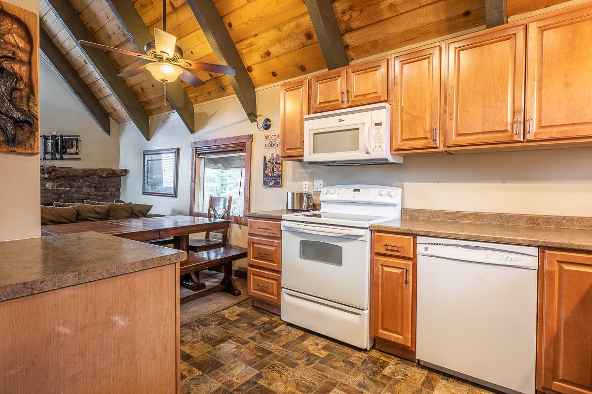 141 Lakeview Blvd #40, Mammoth Lakes, CA 93546