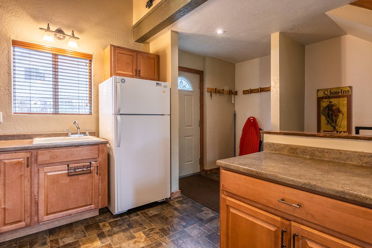 141 Lakeview Blvd #40, Mammoth Lakes, CA 93546