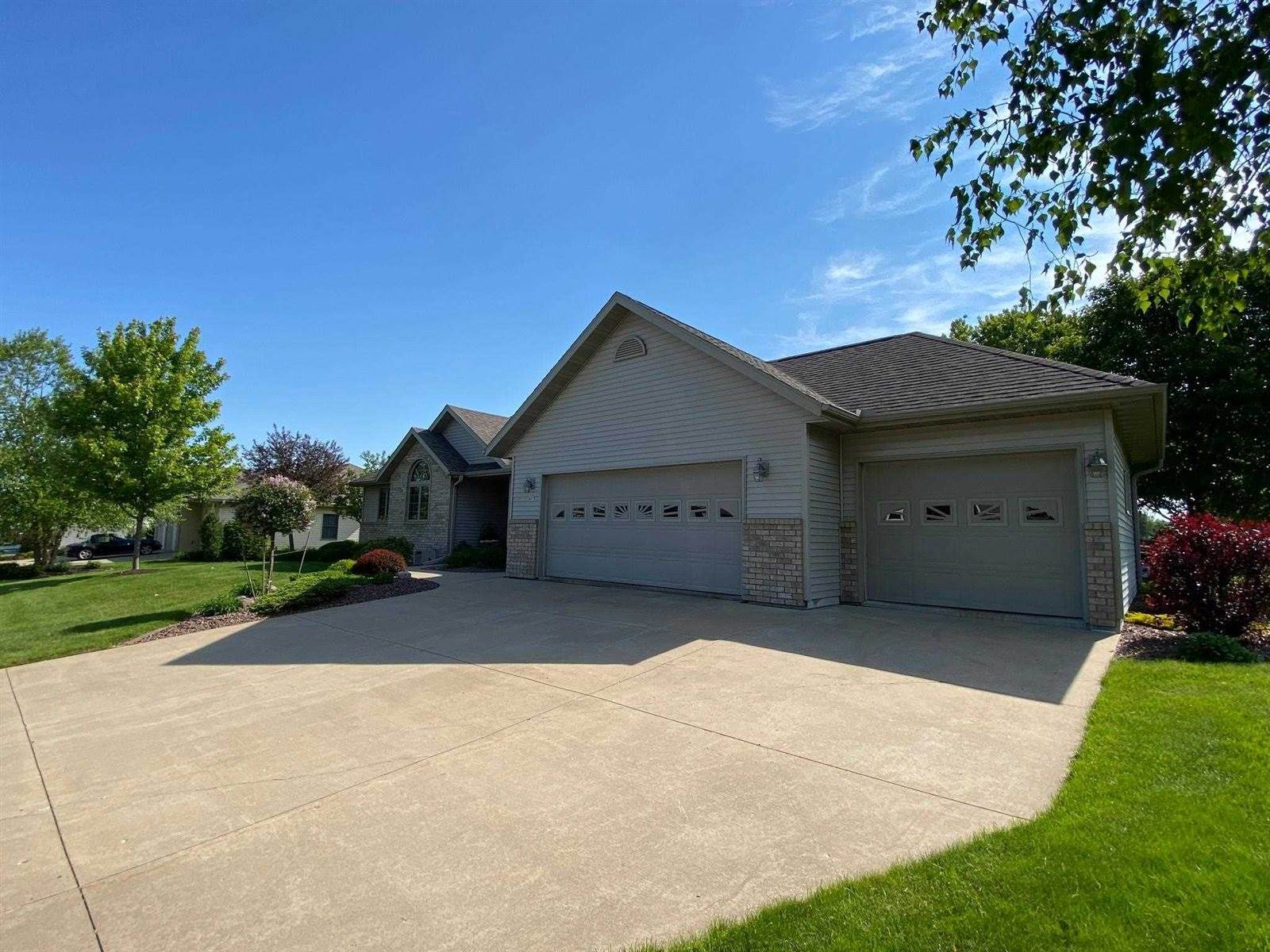 407 S Sycamore Avenue, Marshfield, WI 54449