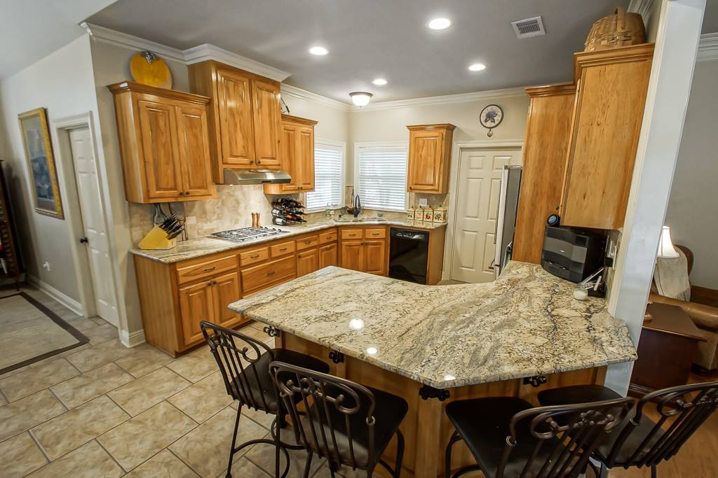 37309 S Lakeshore Ave, Prairieville, LA 70769