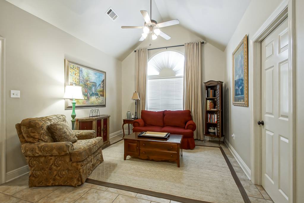 37309 S Lakeshore Ave, Prairieville, LA 70769