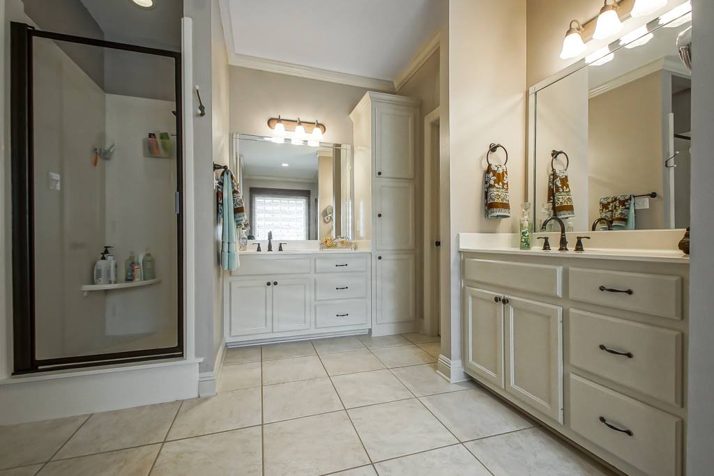 37309 S Lakeshore Ave, Prairieville, LA 70769