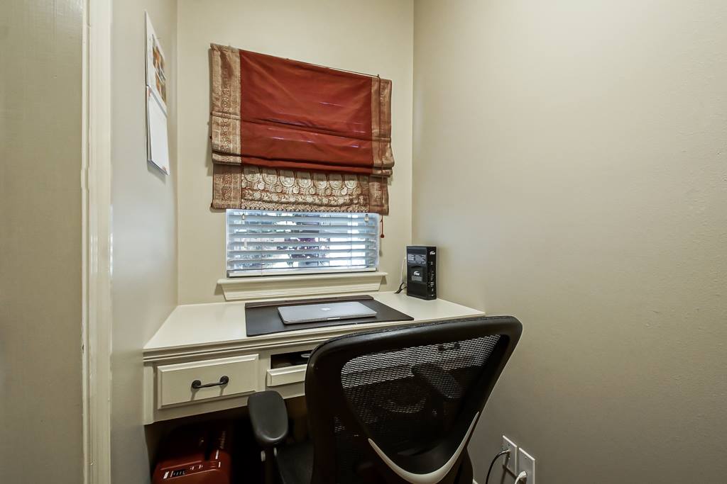 37309 S Lakeshore Ave, Prairieville, LA 70769