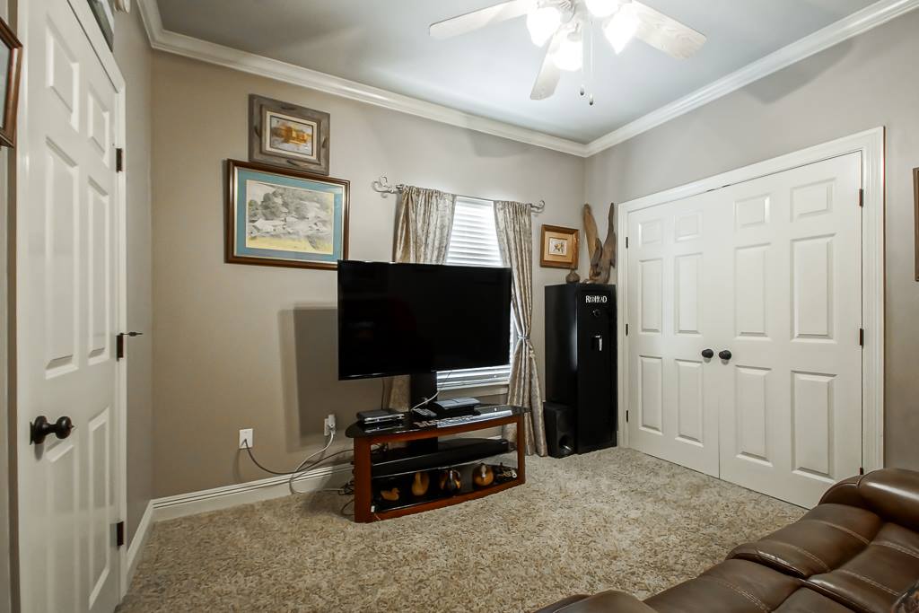 37309 S Lakeshore Ave, Prairieville, LA 70769