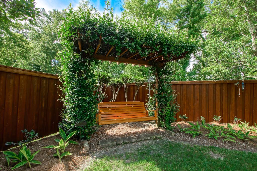 37309 S Lakeshore Ave, Prairieville, LA 70769