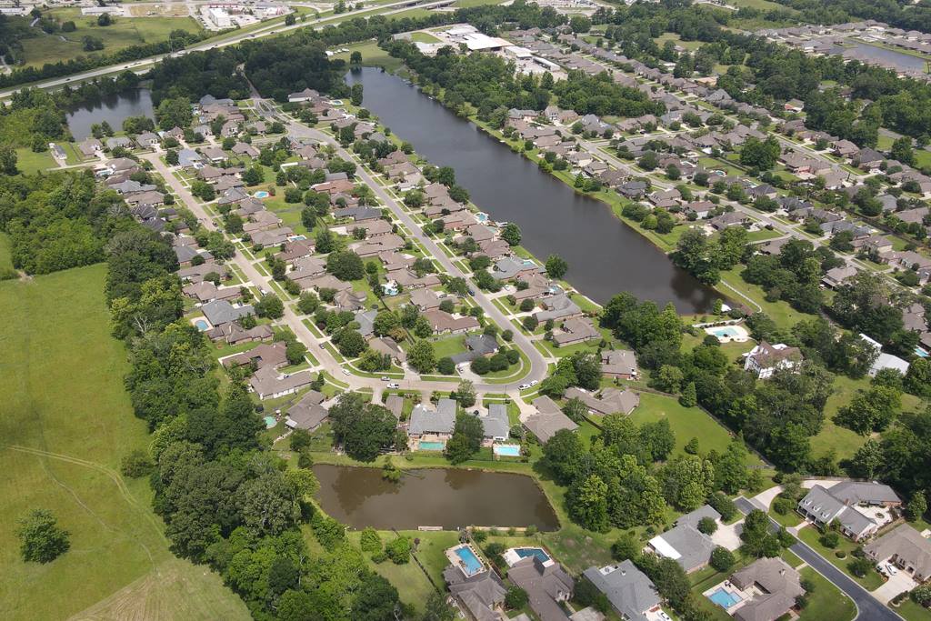 37309 S Lakeshore Ave, Prairieville, LA 70769